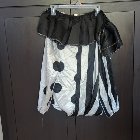 Women's Black and White Polka Dot Off-Shoulder Jumpsuit Clown Costume 8-10 NWT - Picture 3 of 5